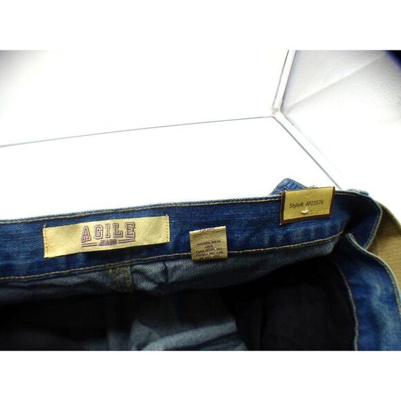 Agile Men’s Style AP23576 Straight Leg Belted Jeans, 33” inseam - Picture 7 of 13